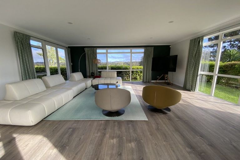 Photo of property in 34 English Oak Drive, Schnapper Rock, Auckland, 0632