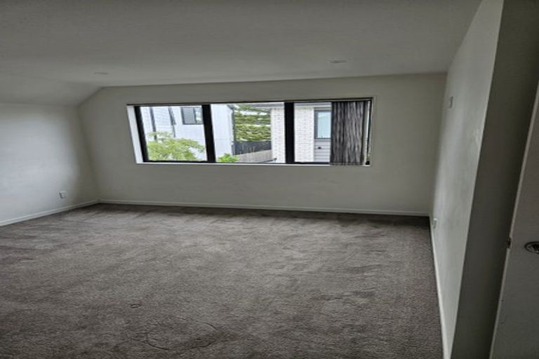 Photo of property in 9 Kaweka Street, New Lynn, Auckland, 0600