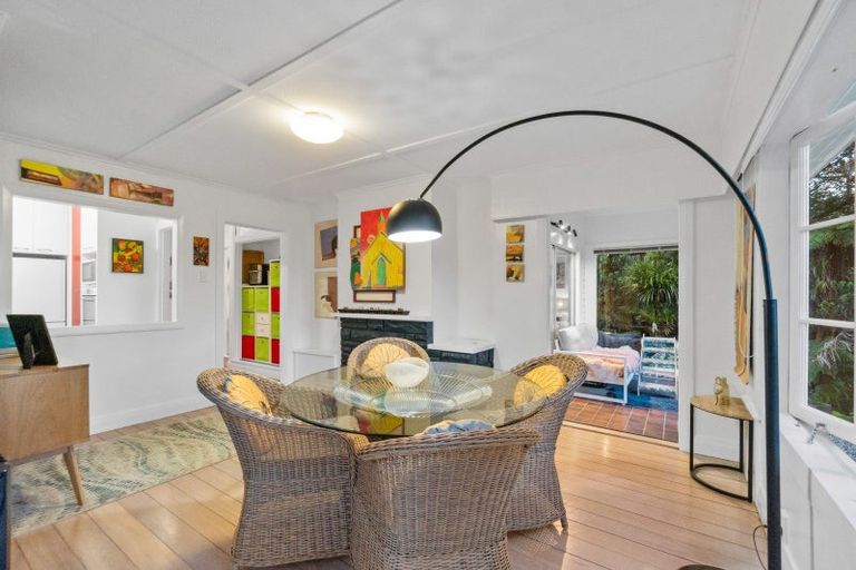 Photo of property in 319 Huia Road, Titirangi, Auckland, 0604