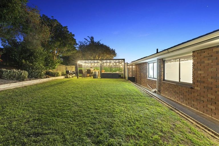Photo of property in 13 Kurnell Drive, Botany Downs, Auckland, 2010