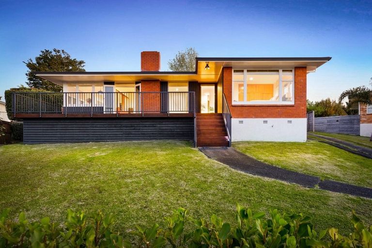 Photo of property in 33 Noall Street, Te Atatu Peninsula, Auckland, 0610