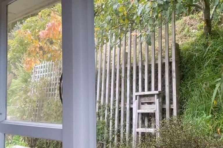 Photo of property in 98a Totara Road, Miramar, Wellington, 6022