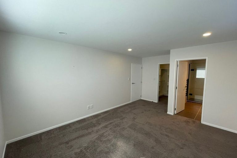Photo of property in 22 Holcroft Street, Papakura, 2110