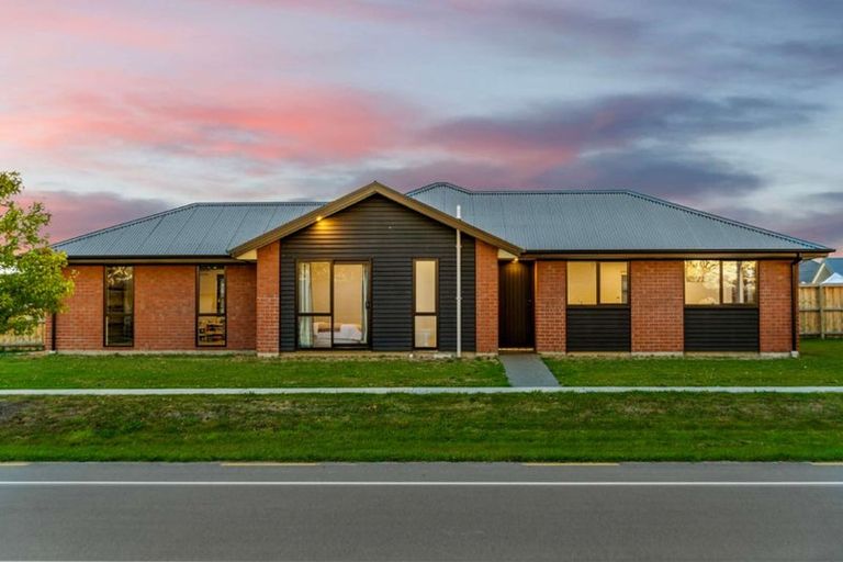 Photo of property in 2 Jasmine Street, Woodend, 7610