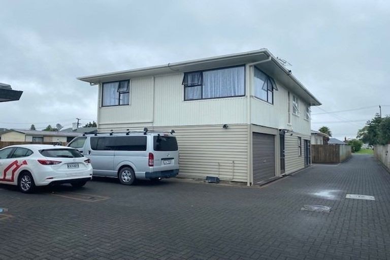 Photo of property in 2/14 Hall Avenue, Mangere, Auckland, 2022