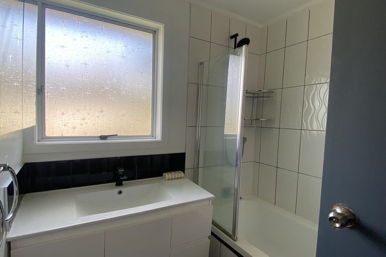 Photo of property in 67 Reynella Drive, Massey, Auckland, 0614