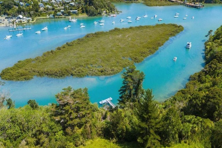 Photo of property in 90 Cedar Terrace, Stanmore Bay, Whangaparaoa, 0932