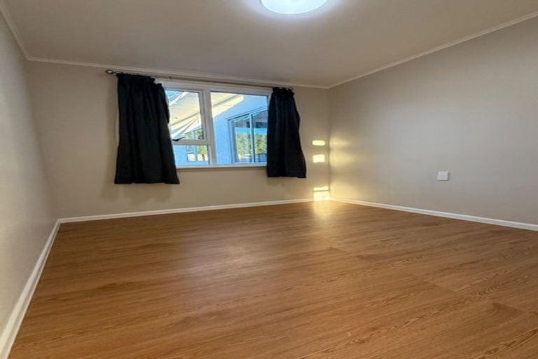 Photo of property in 5 Oak Avenue, Nawton, Hamilton, 3200