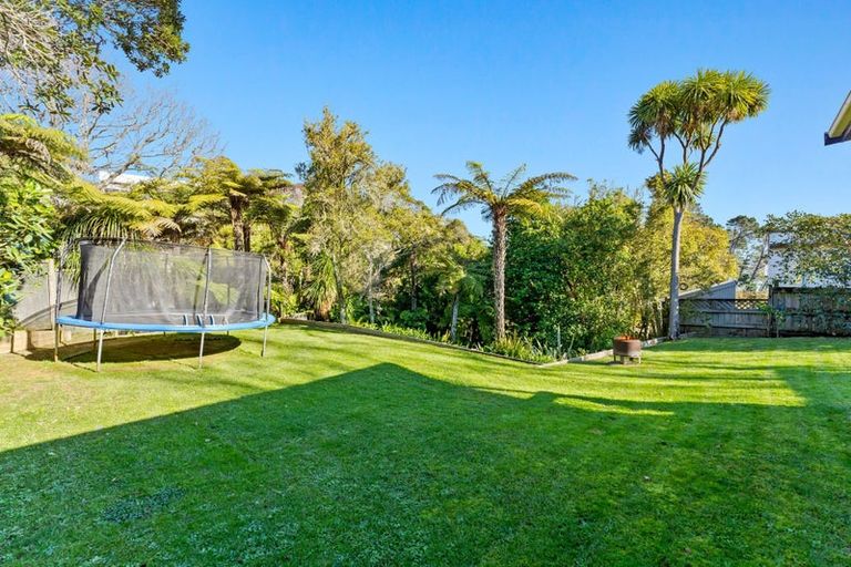 Photo of property in 14 Rosecamp Road, Beach Haven, Auckland, 0626