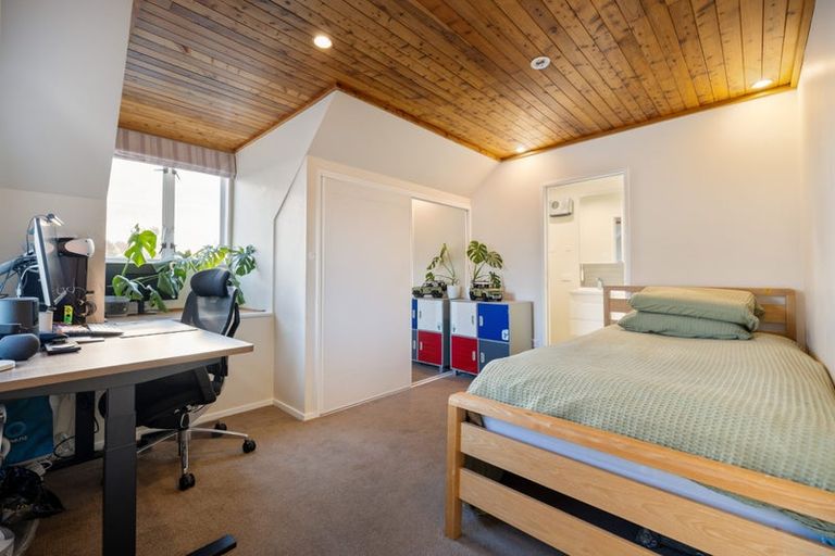 Photo of property in 37 Woodbury Street, Avonhead, Christchurch, 8042