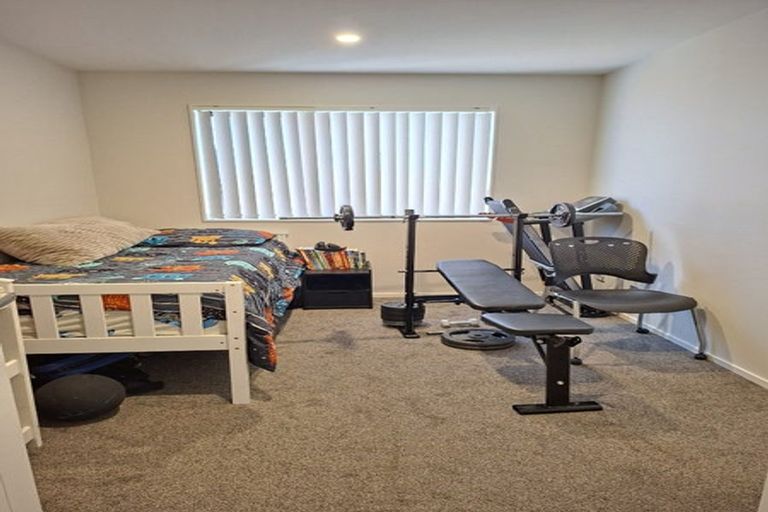 Photo of property in 20 Rorotu Avenue, Karaka, Papakura, 2113