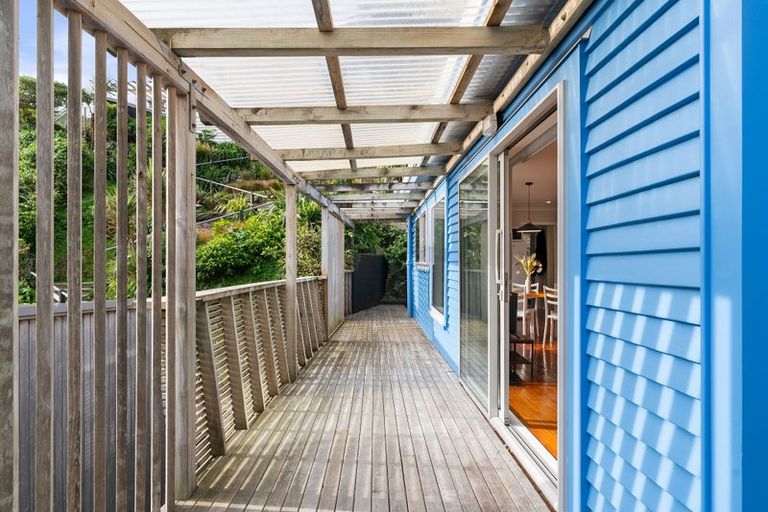 Photo of property in 66 Hungerford Road, Houghton Bay, Wellington, 6023