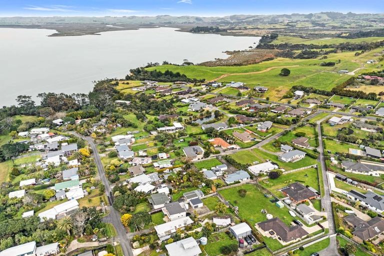 Photo of property in 8 James Mcleod Road, Shelly Beach, Helensville, 0874