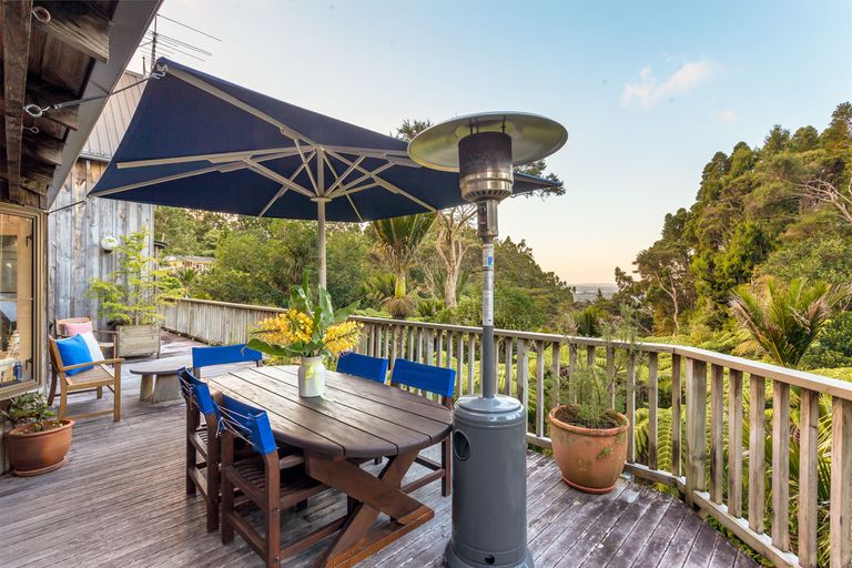 Photo of property in 39 Kohu Road, Titirangi, Auckland, 0604