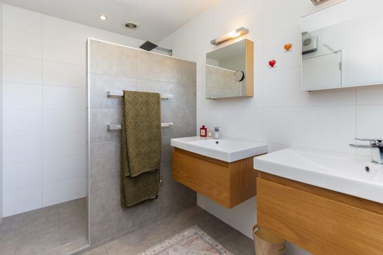 Photo of property in 24a Fendalton Road, Fendalton, Christchurch, 8014