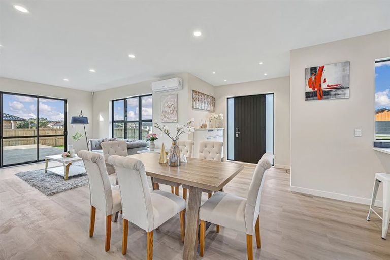 Photo of property in 2 Hoete Way, Tuakau, 2121