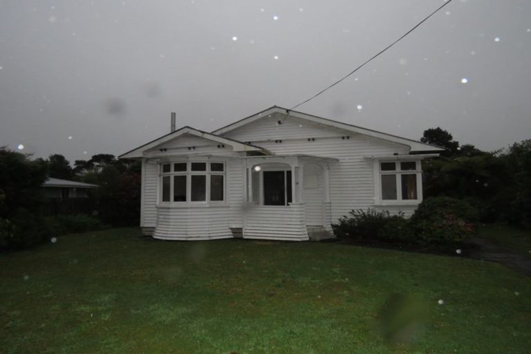 Photo of property in 136 Peel Street, Westport, 7825