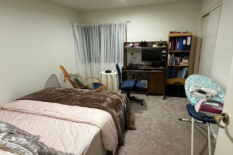 Photo of property in 52 Bronzewing Terrace, Unsworth Heights, Auckland, 0632