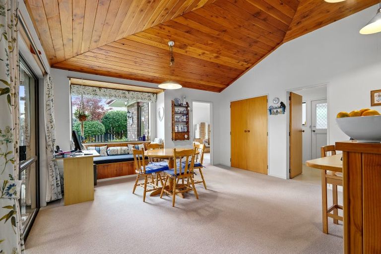 Photo of property in 164a Victoria Street, Cambridge, 3434