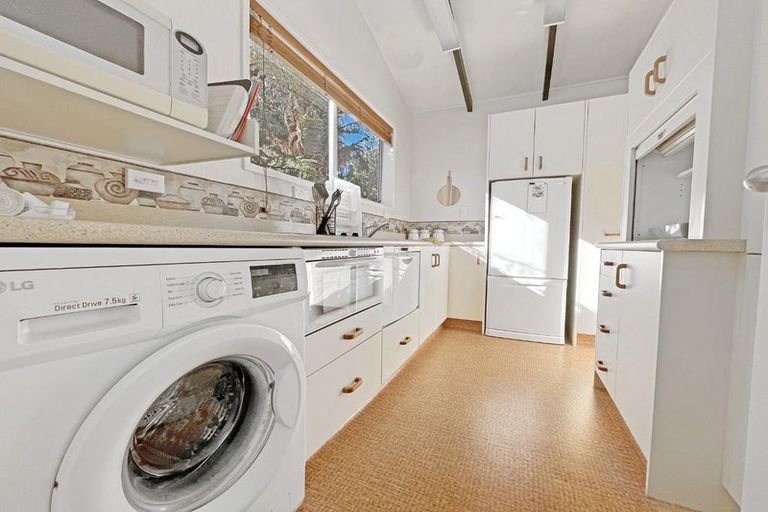 Photo of property in 27 Silverbirch Grove, Churton Park, Wellington, 6037