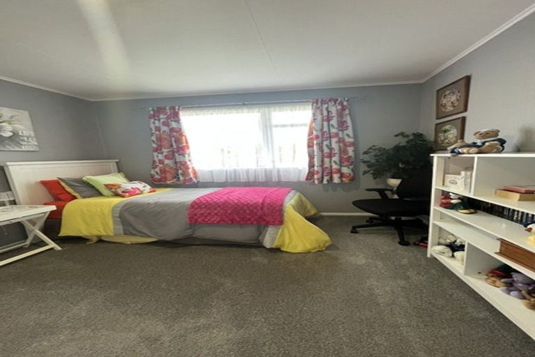 Photo of property in 40 Beaumaris Crescent, Ascot Park, Porirua, 5024