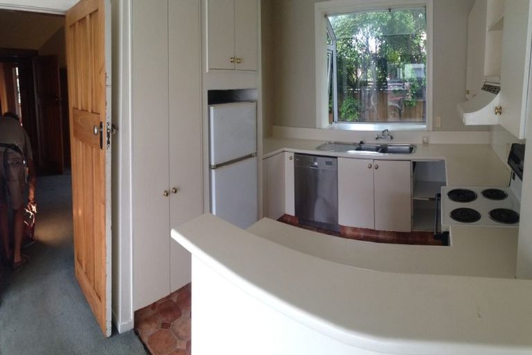 Photo of property in 37 Lyndon Street, Riccarton, Christchurch, 8041