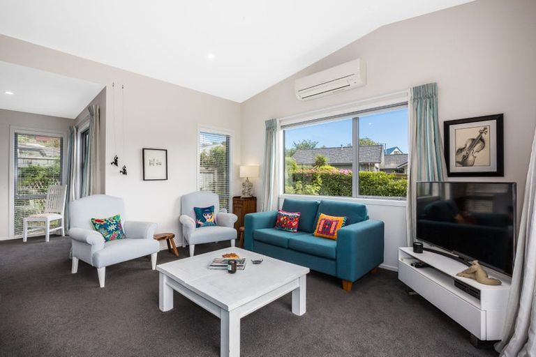 Photo of property in 52 Resolution Drive, Whitby, Porirua, 5024