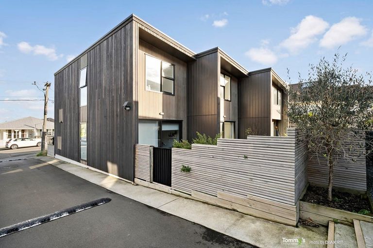 Photo of property in 20u3 Trent Street, Island Bay, Wellington, 6023
