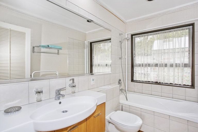 Photo of property in 6 Kowhai Place, Pukekohe, 2120