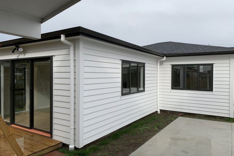 Photo of property in 5 Tawa Road, Te Atatu Peninsula, Auckland, 0610
