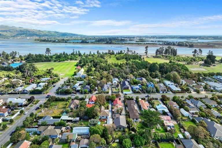 Photo of property in 269 Estuary Road, South New Brighton, Christchurch, 8062