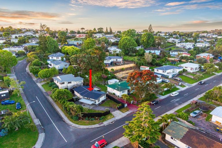 Photo of property in 11 Kashmir Road, Glen Eden, Auckland, 0602