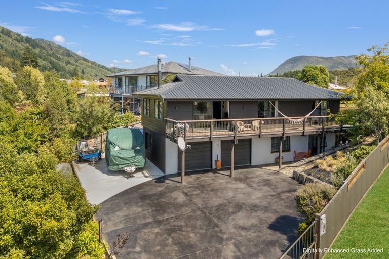 Photo of property in 15 Ranui Street, Waikawa, Picton, 7220