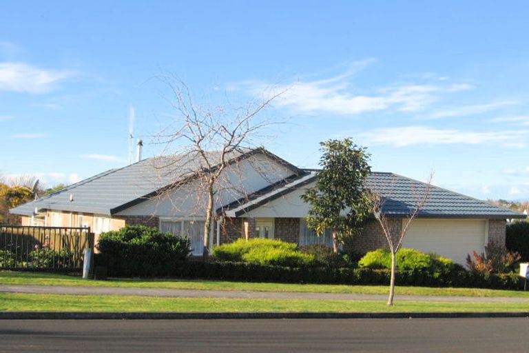 Photo of property in 5 Glenburn Place, Nawton, Hamilton, 3200