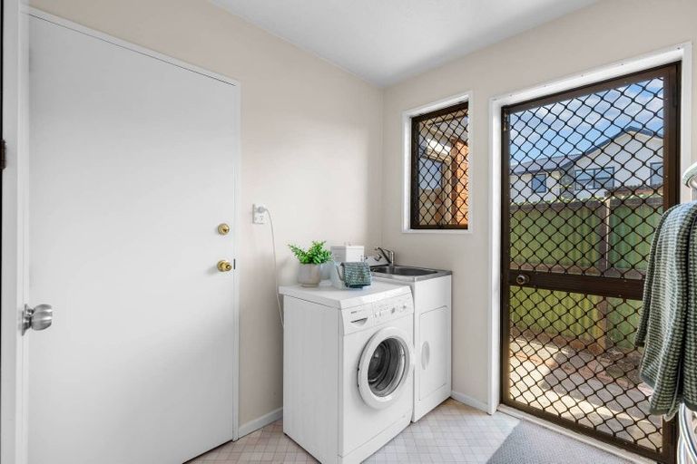 Photo of property in 8a Freyberg Avenue, Riccarton, Christchurch, 8011