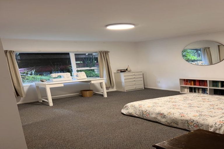 Photo of property in 53a Onedin Place, Titirangi, Auckland, 0604