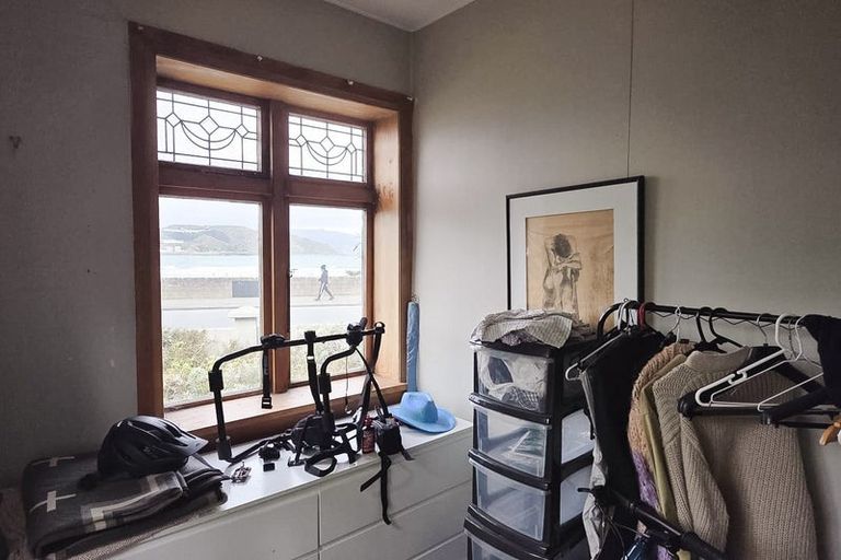 Photo of property in 238 Queens Drive, Lyall Bay, Wellington, 6022