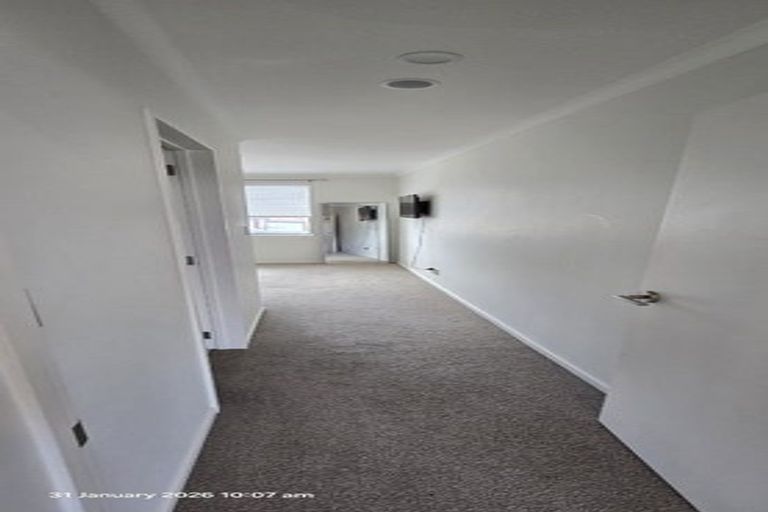 Photo of property in 1/2 Mahalo Avenue, Wiri, Auckland, 2104
