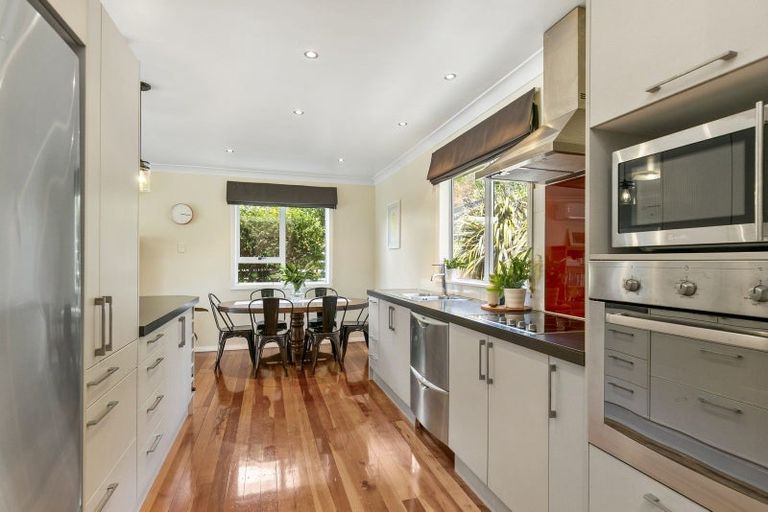 Photo of property in 15 Paparangi Crescent, Paparangi, Wellington, 6037