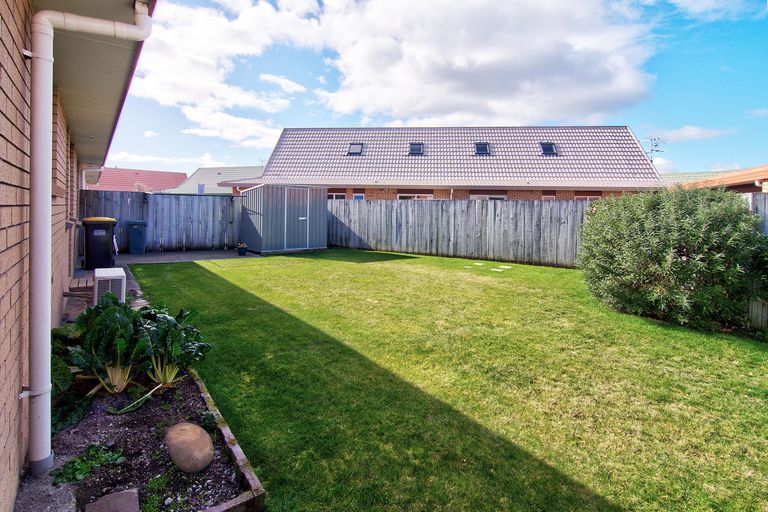 Photo of property in Holdsworth Villas, 62/2 William Donald Drive, Solway, Masterton, 5810