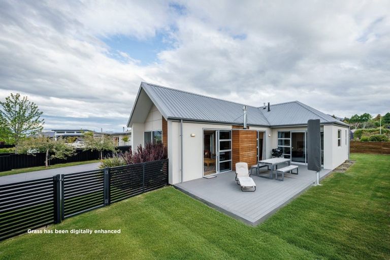 Photo of property in 17 Daniels Terrace, Wanaka, 9305
