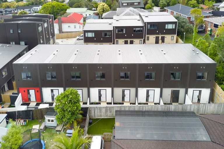 Photo of property in 10/52 Newington Road, Henderson, Auckland, 0612