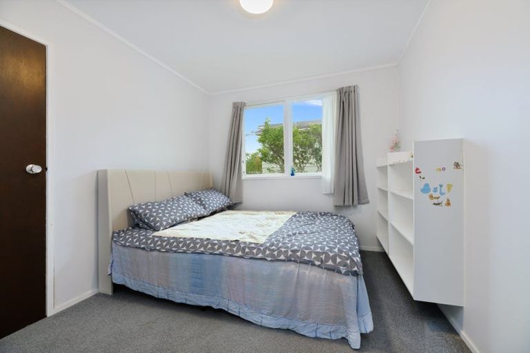 Photo of property in 31 Glenbervie Crescent, Massey, Auckland, 0614