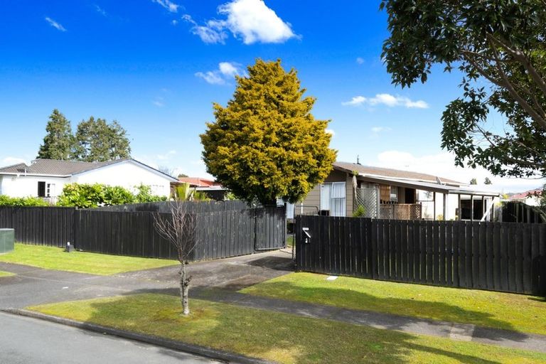 Photo of property in 4 Luanda Drive, Ranui, Auckland, 0612