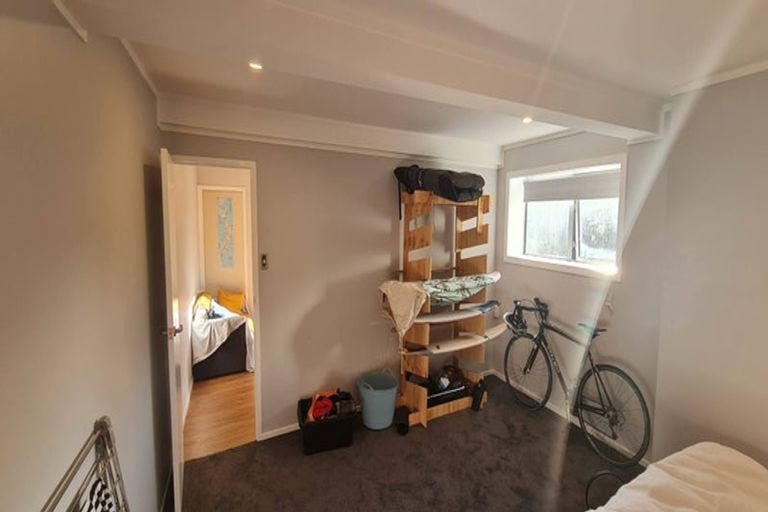 Photo of property in 1/4 James Scott Place, Te Atatu South, Auckland, 0602