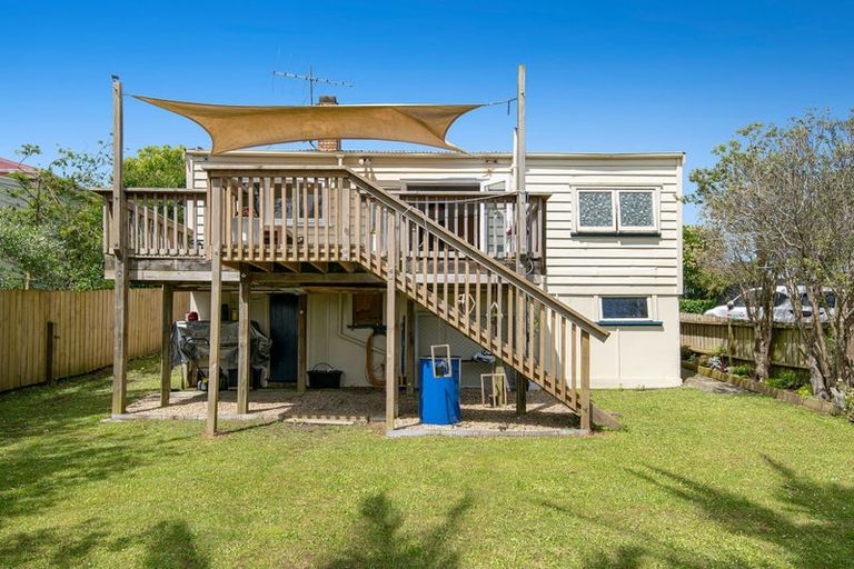 Photo of property in 31 Garfield Road, Helensville, 0800