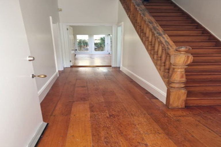 Photo of property in 99 Webb Street, Mount Cook, Wellington, 6011