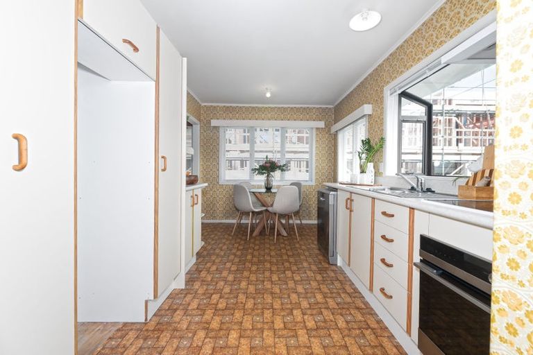 Photo of property in 23a Hereford Street, Te Atatu Peninsula, Auckland, 0610