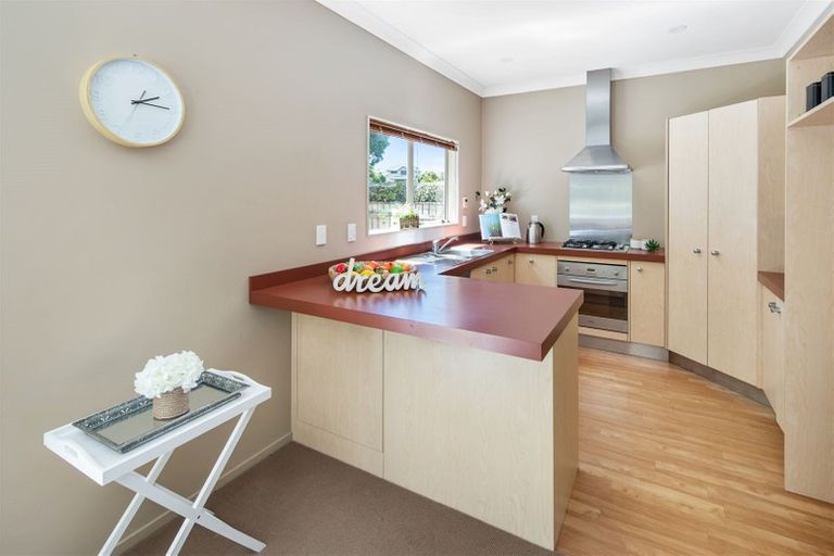 Photo of property in 6 Chippenham Grove, Churton Park, Wellington, 6037