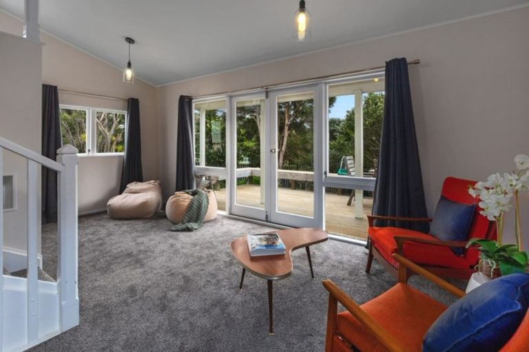 Photo of property in 52 Hicks Close, Whitby, Porirua, 5024